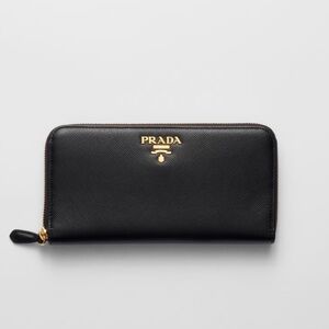Authentic Prada Saffiano Zippy Wallet-NEW  condition